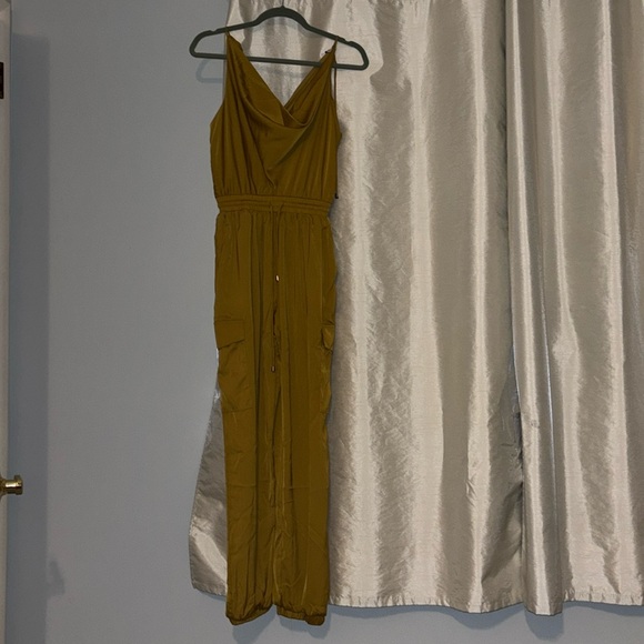Pants jumpsuit - Picture 1 of 4